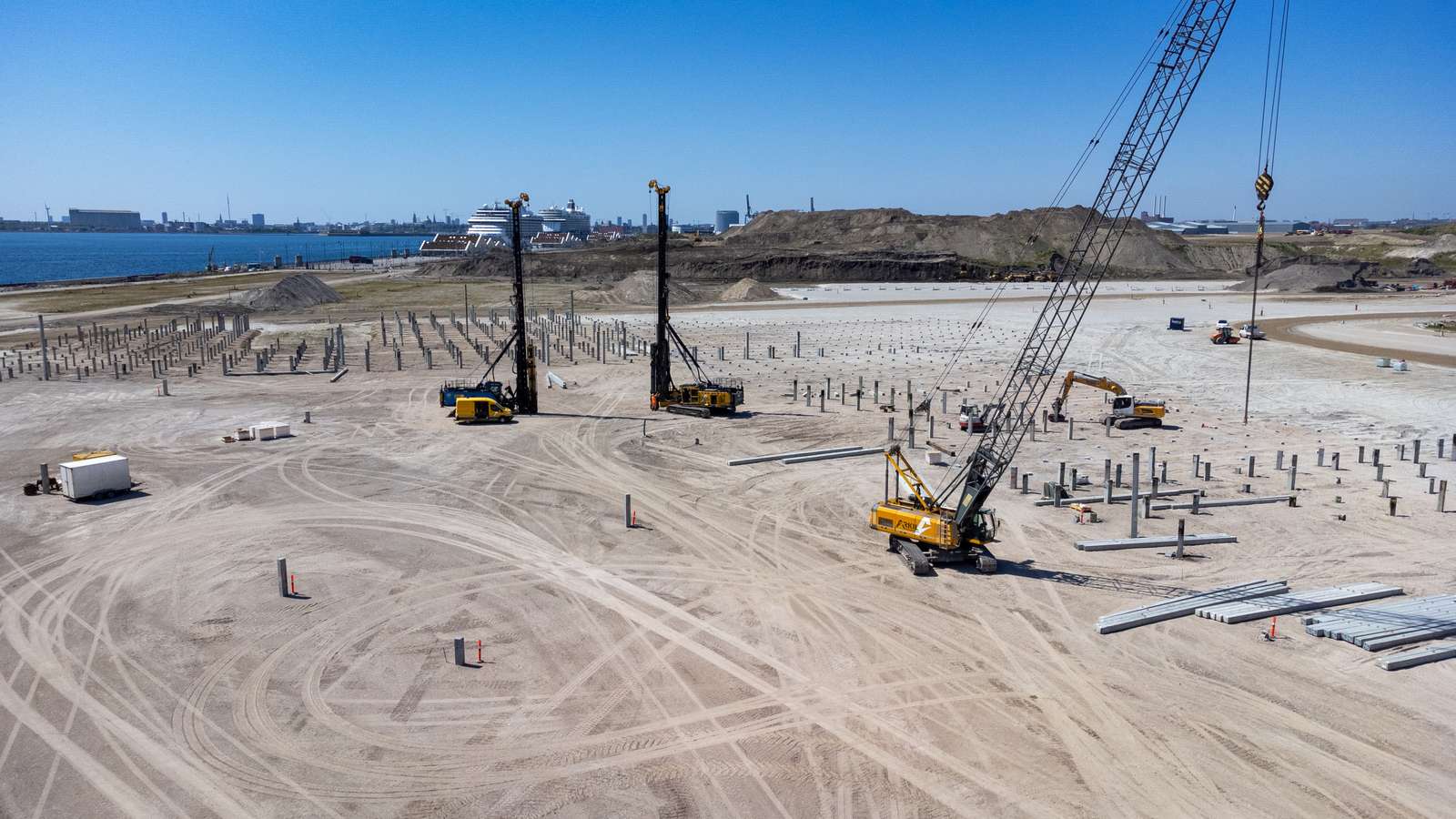 Arkil Fundering rammer 100 km pæle på Copenhagen Malmo Ports nye containerterminal.